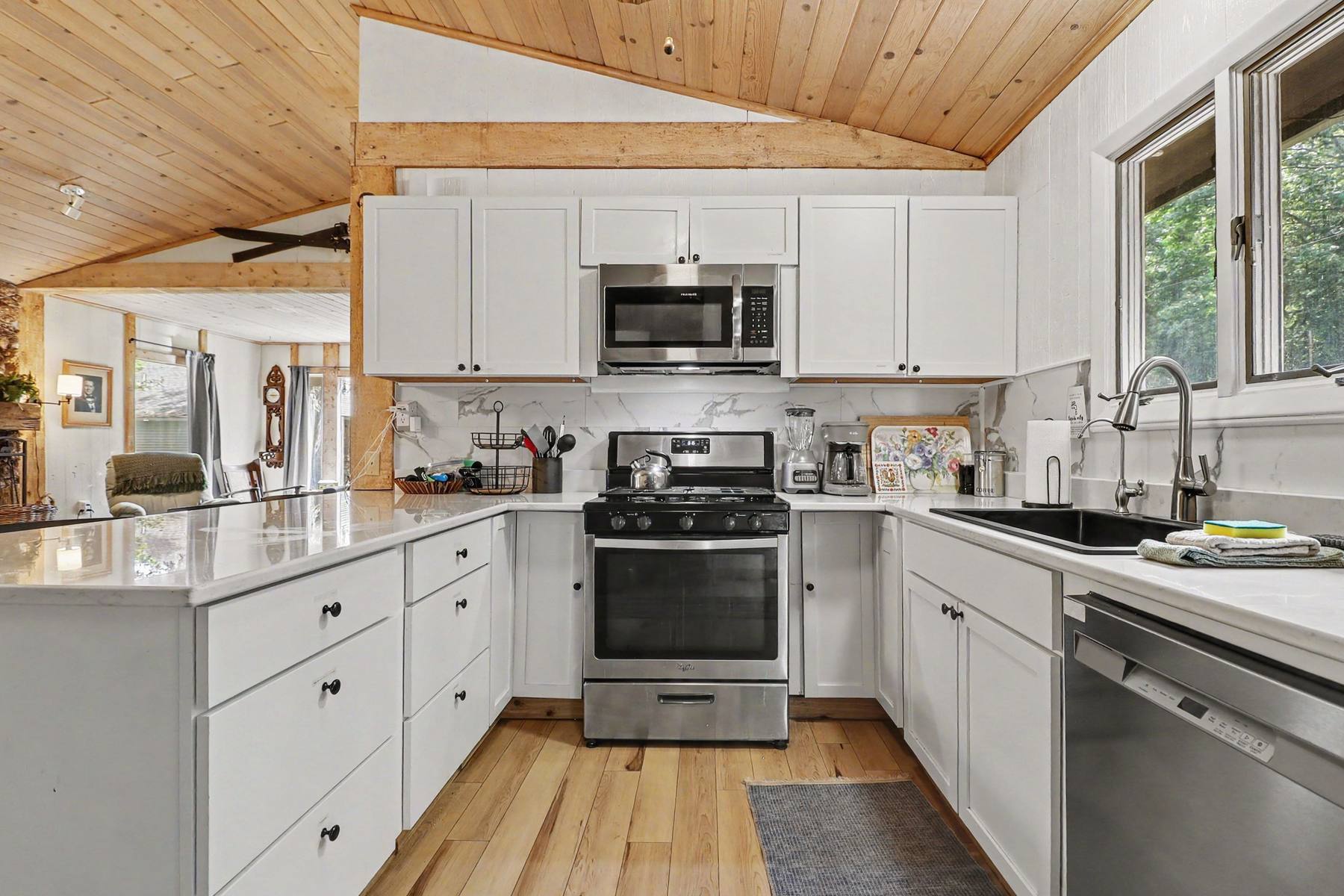 kitchen range front