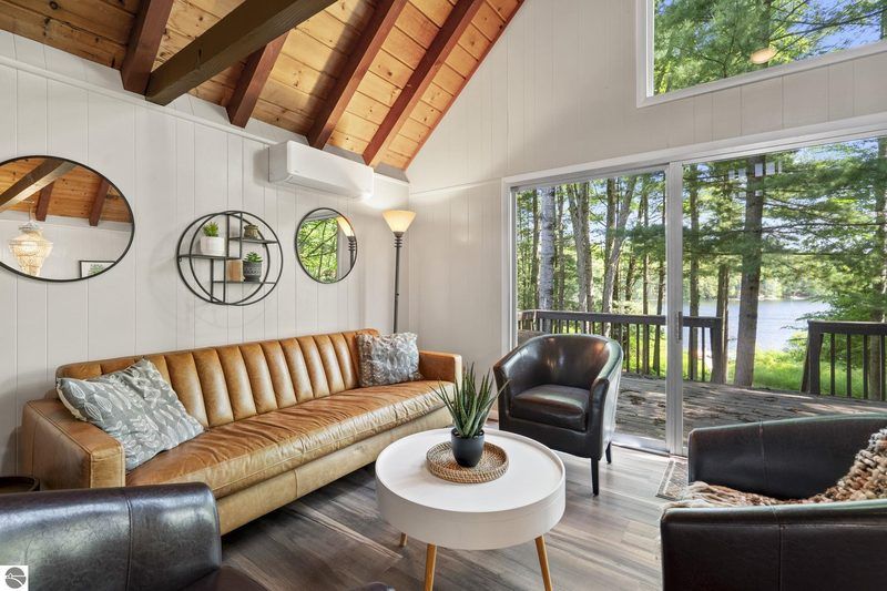 Living room with the lake view through the slider